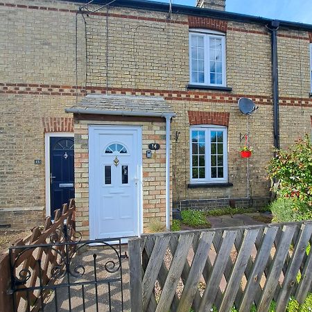 Generous 3 Bed In The Heart Of The Village Huntingdon Bagian luar foto