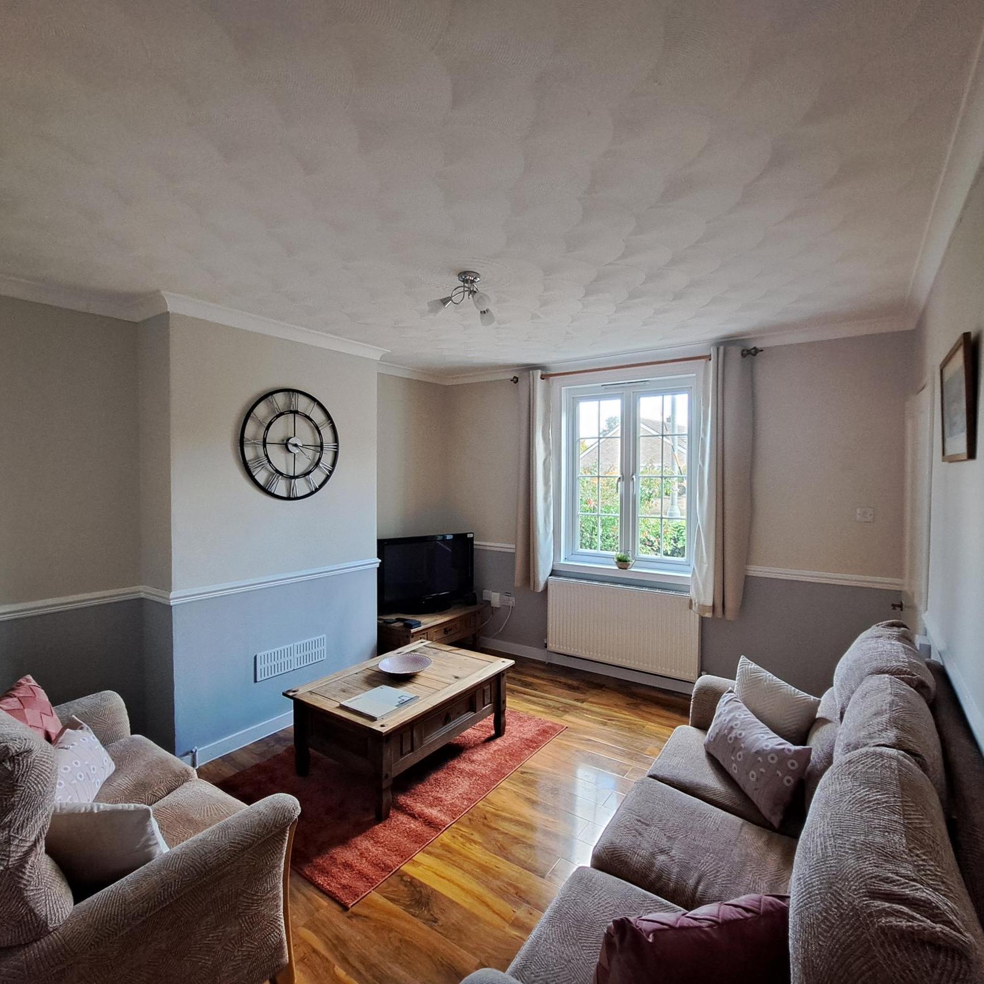 Generous 3 Bed In The Heart Of The Village Huntingdon Bagian luar foto